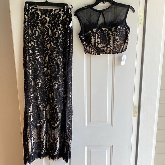 2 Piece Formal Lace Body Con Dress-Brand New - Picture 1 of 3